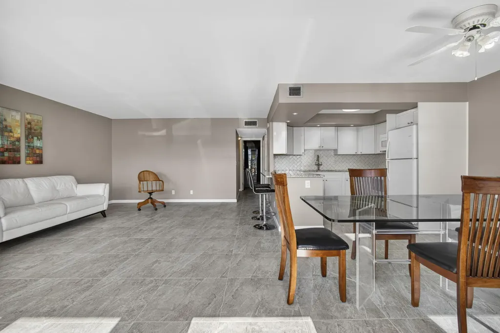 105 Greenbrier C West Palm Beach FL 33417