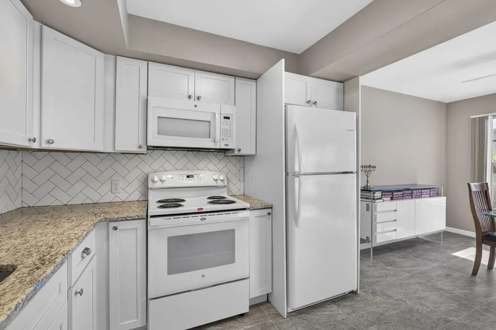 105 Greenbrier C West Palm Beach FL 33417