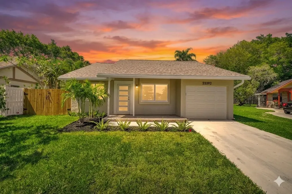 23392 E Country Club Drive Drive E Boca Raton FL 33428