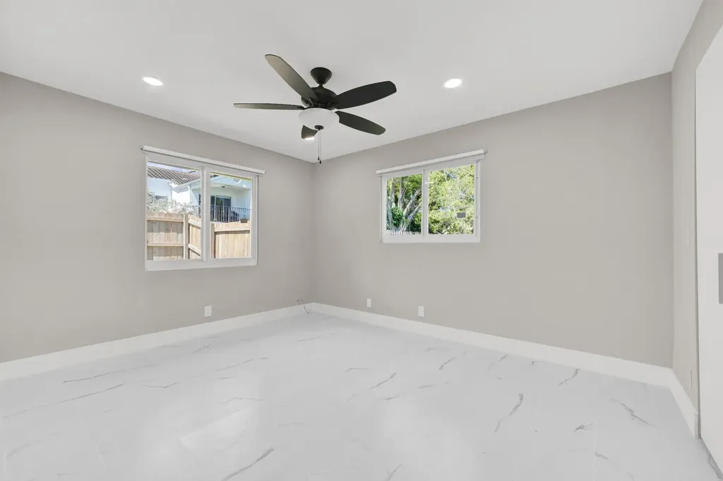 23392 E Country Club Drive Drive E Boca Raton FL 33428