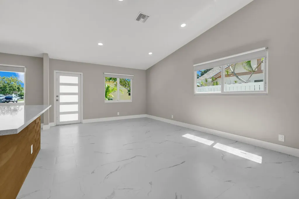23392 E Country Club Drive Drive E Boca Raton FL 33428
