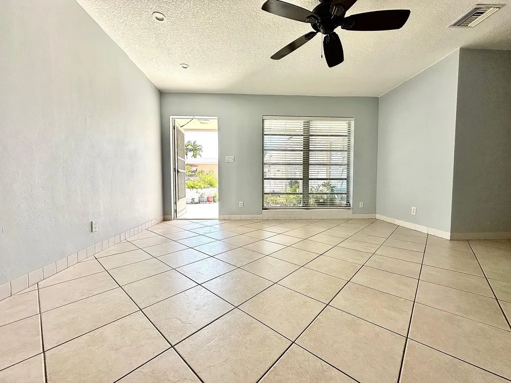 1261 SE 4th Street Deerfield Beach FL 33441
