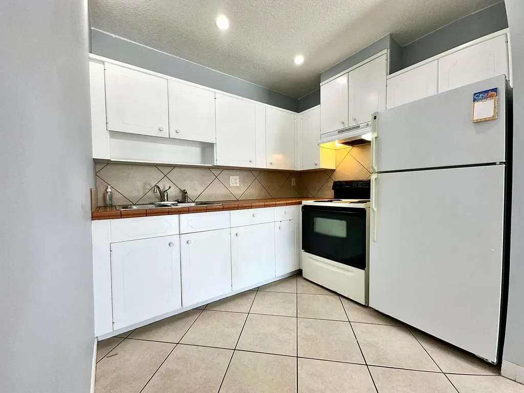 1261 SE 4th Street Deerfield Beach FL 33441