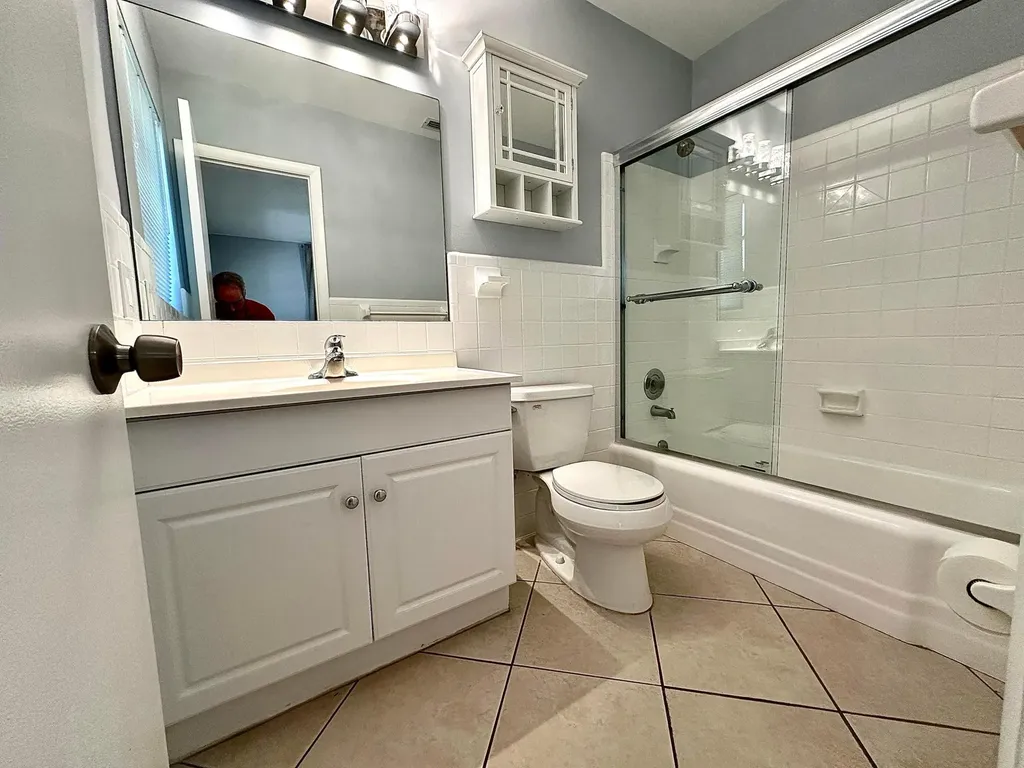 1261 SE 4th Street Deerfield Beach FL 33441