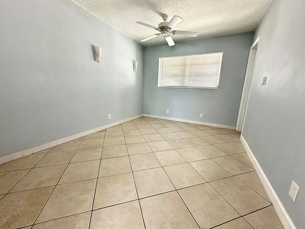 1261 SE 4th Street Deerfield Beach FL 33441