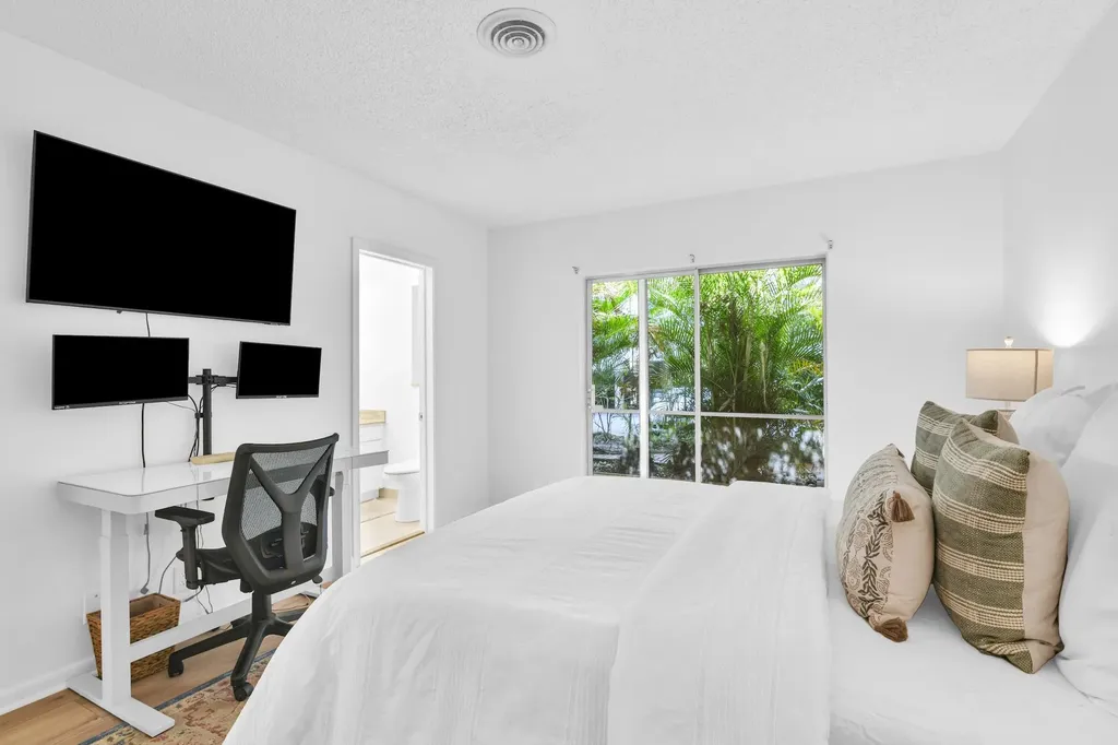 770 E Camino Boca Raton FL 33432