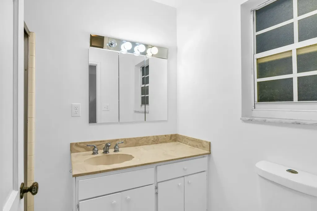 770 E Camino Boca Raton FL 33432