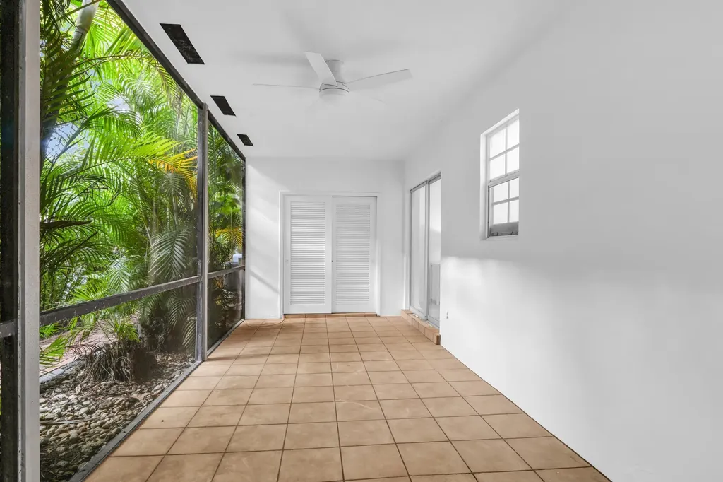 770 E Camino Boca Raton FL 33432
