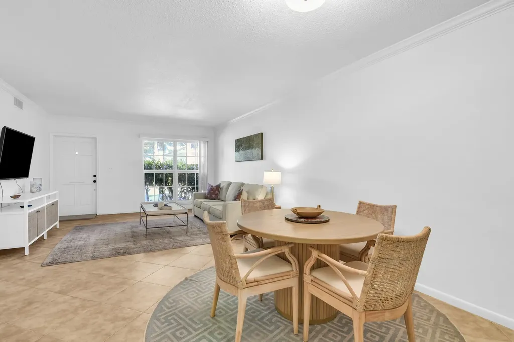 770 E Camino Boca Raton FL 33432