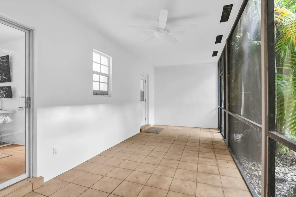770 E Camino Boca Raton FL 33432