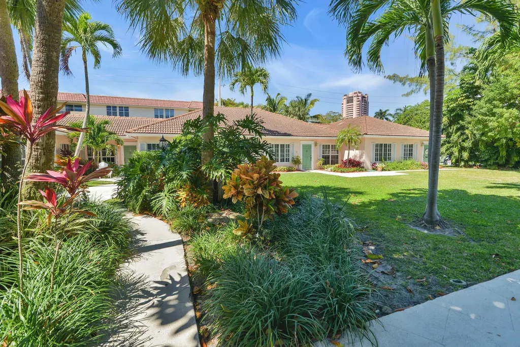 770 E Camino Boca Raton FL 33432
