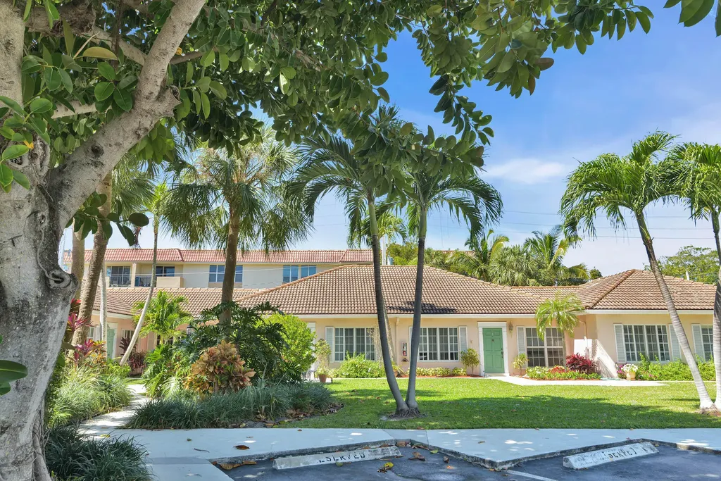 770 E Camino Boca Raton FL 33432