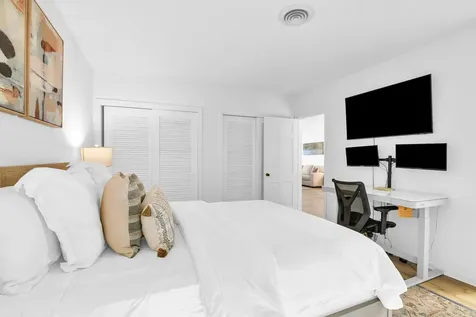 770 E Camino Boca Raton FL 33432
