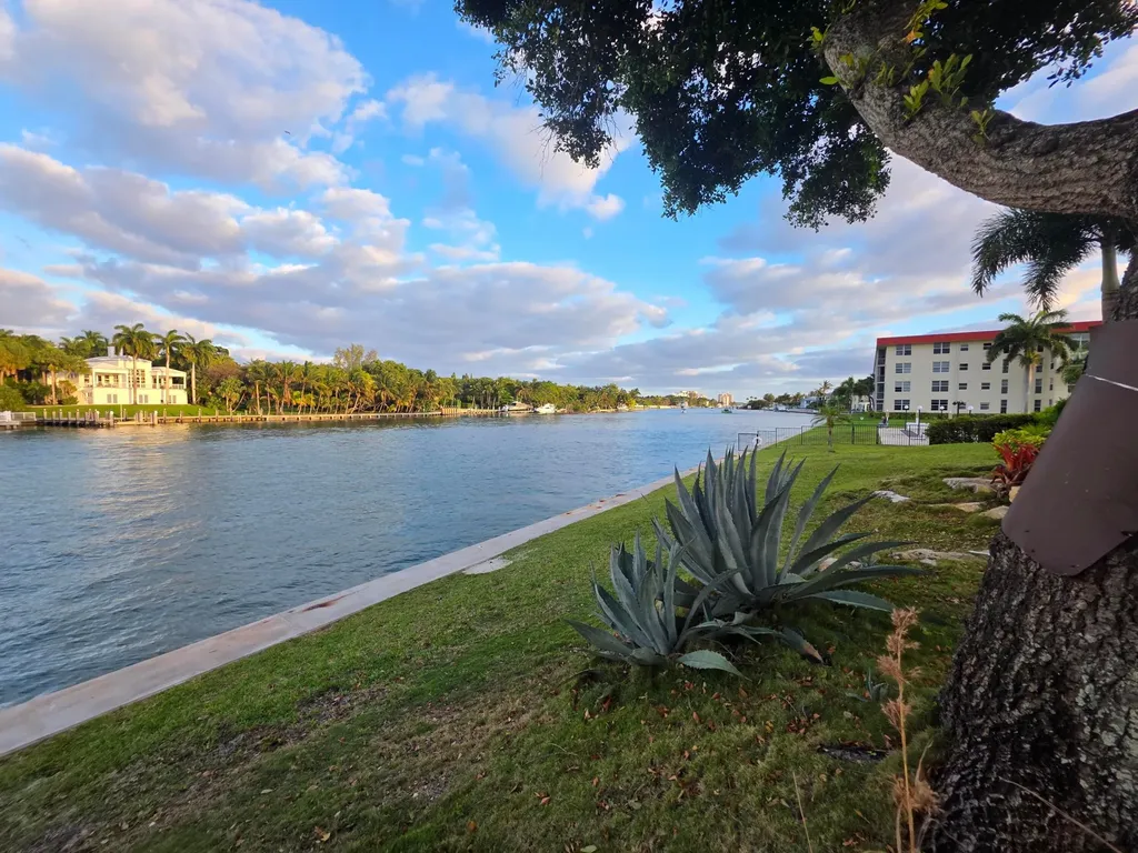 3100 NE 48th Court Lighthouse Point FL 33064