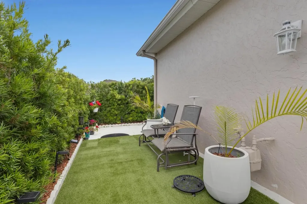 5780 W 1st Square Square SW Vero Beach FL 32968
