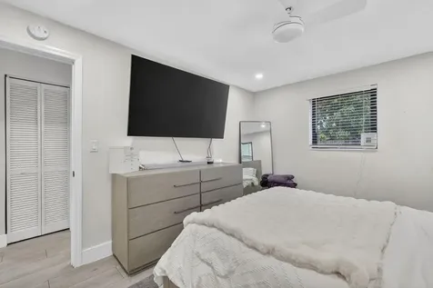 830 NE 59th Court Oakland Park FL 33334