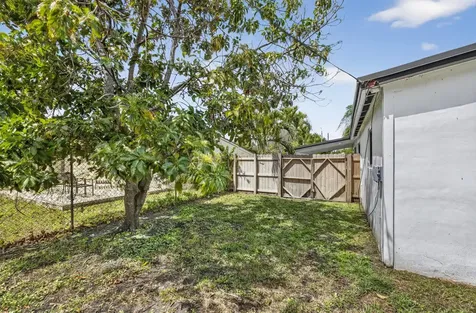 830 NE 59th Court Oakland Park FL 33334
