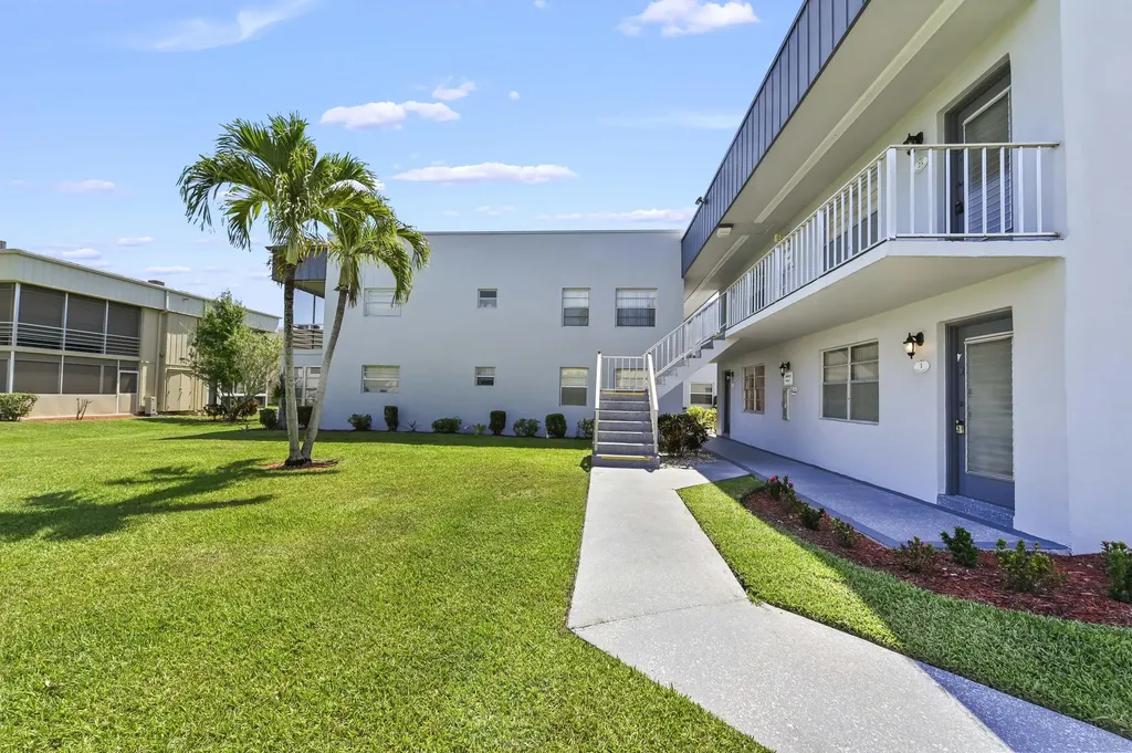 1 Burgundy Delray Beach FL 33484