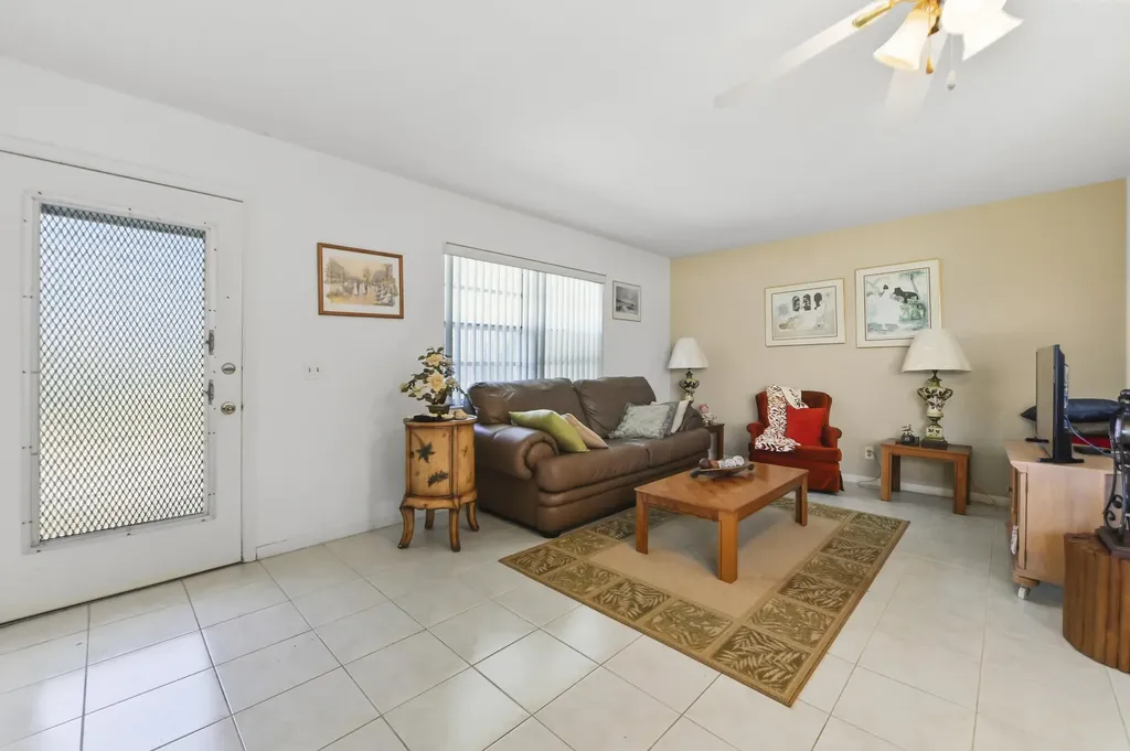 1 Burgundy Delray Beach FL 33484