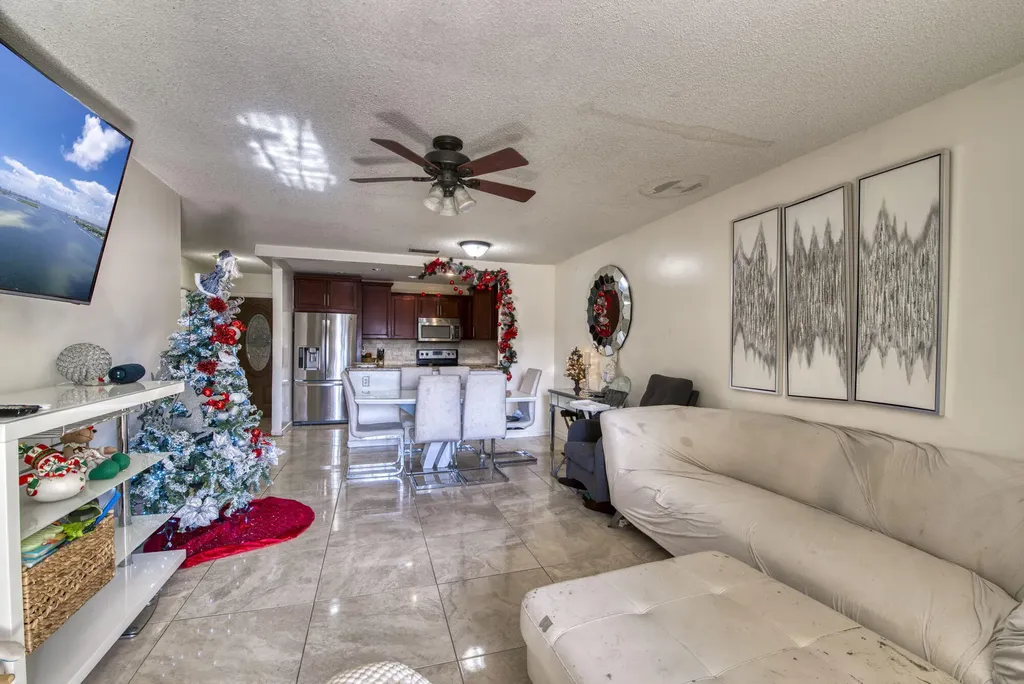 4125 NW 88th Avenue Coral Springs FL 33065