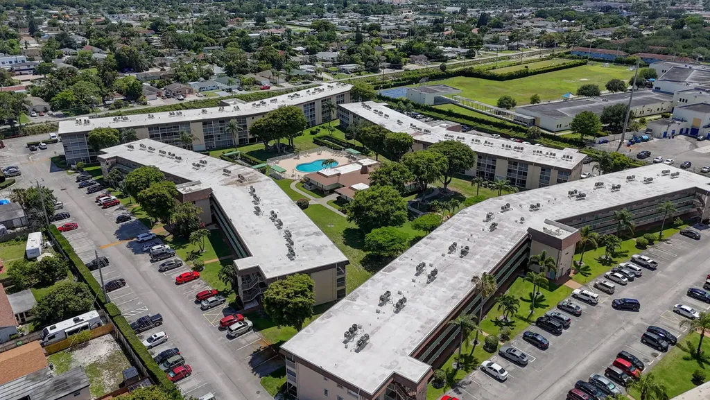 300 S Village Green Circle Circle S Palm Springs FL 33461