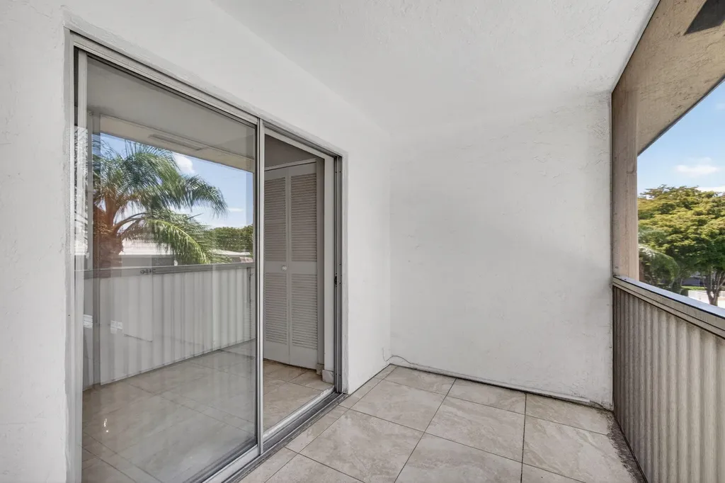 300 S Village Green Circle Circle S Palm Springs FL 33461