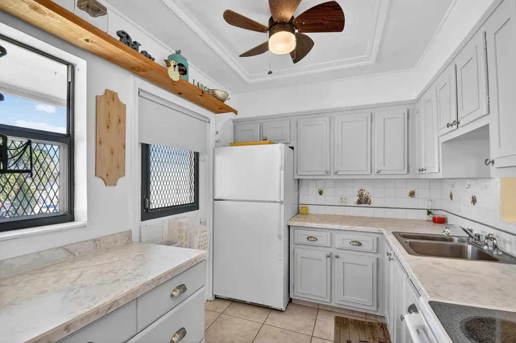 2111 NE 1st Court Boynton Beach FL 33435