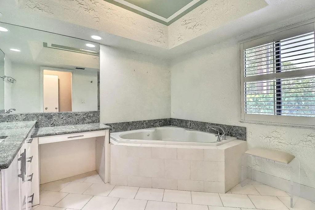 5172 S Fountains Drive Drive S Lake Worth FL 33467