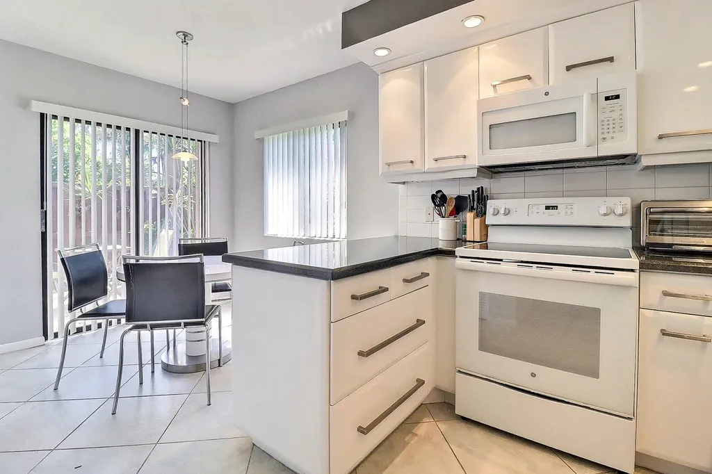 5172 S Fountains Drive Drive S Lake Worth FL 33467