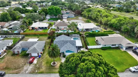 150 9th Court Vero Beach FL 32962