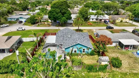 150 9th Court Vero Beach FL 32962