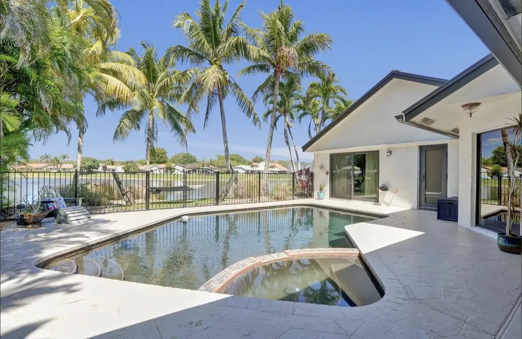 5102 NW 59th Way Coral Springs FL 33067