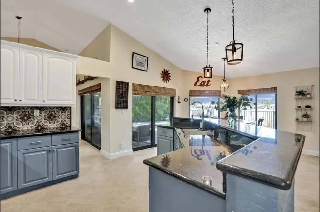 5102 NW 59th Way Coral Springs FL 33067