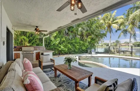 5102 NW 59th Way Coral Springs FL 33067