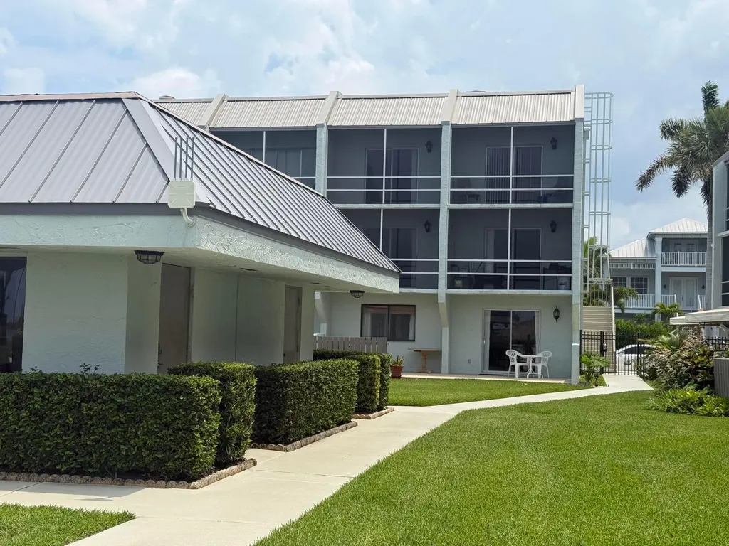 1300 Seaway Drive Hutchinson Island FL 34949