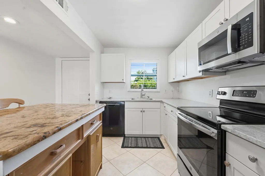 1300 Seaway Drive Hutchinson Island FL 34949