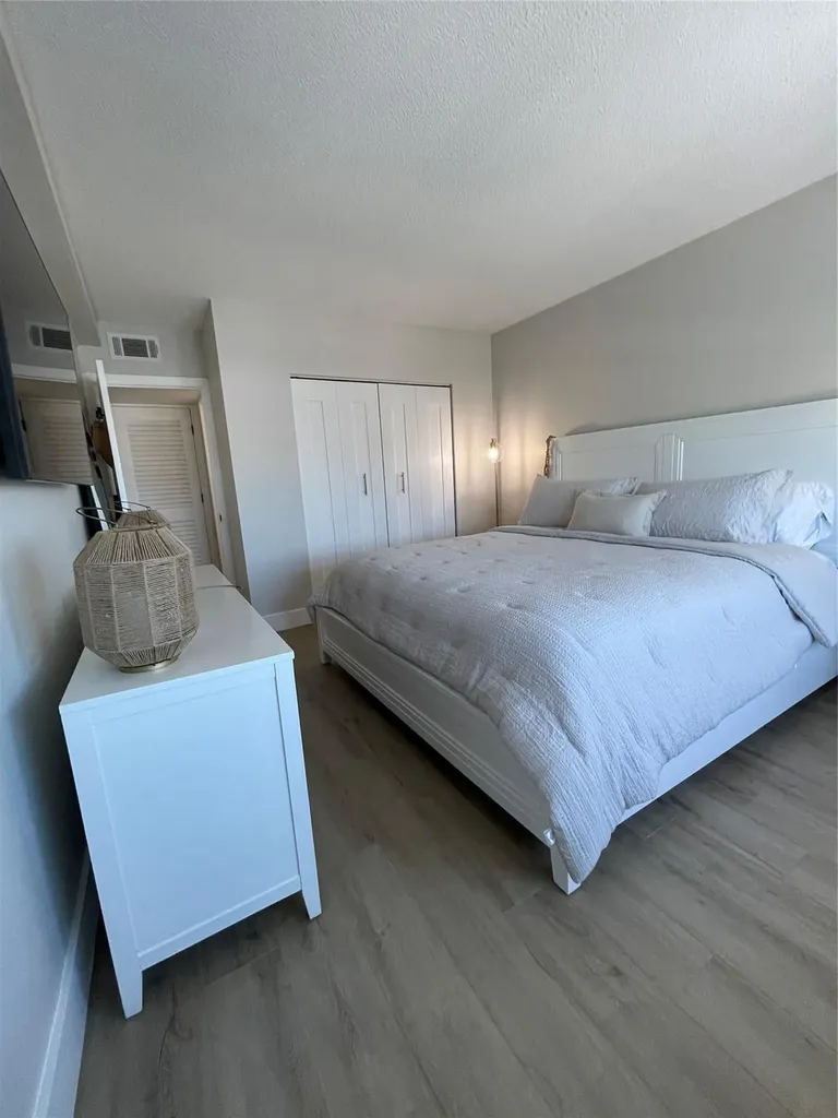 400 Kings Point Drive Sunny Isles Beach FL 33160