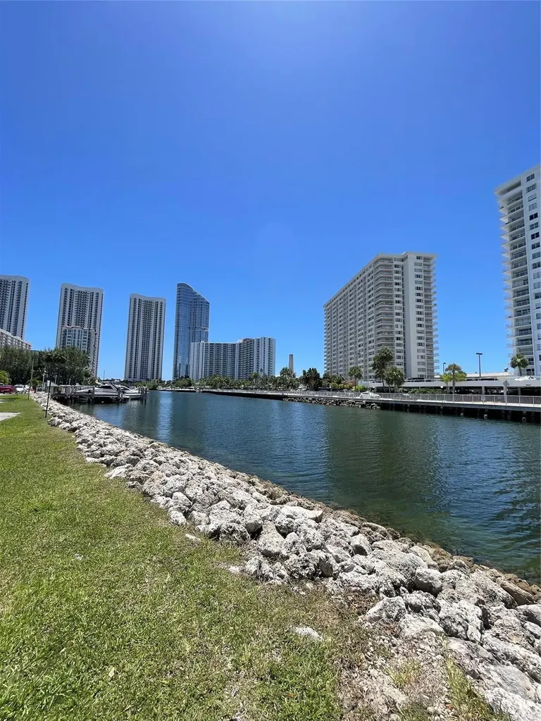 400 Kings Point Drive Sunny Isles Beach FL 33160