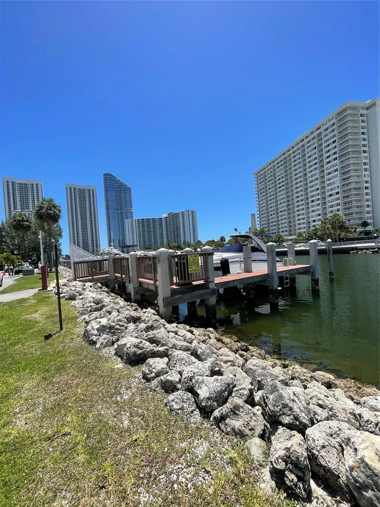 400 Kings Point Drive Sunny Isles Beach FL 33160