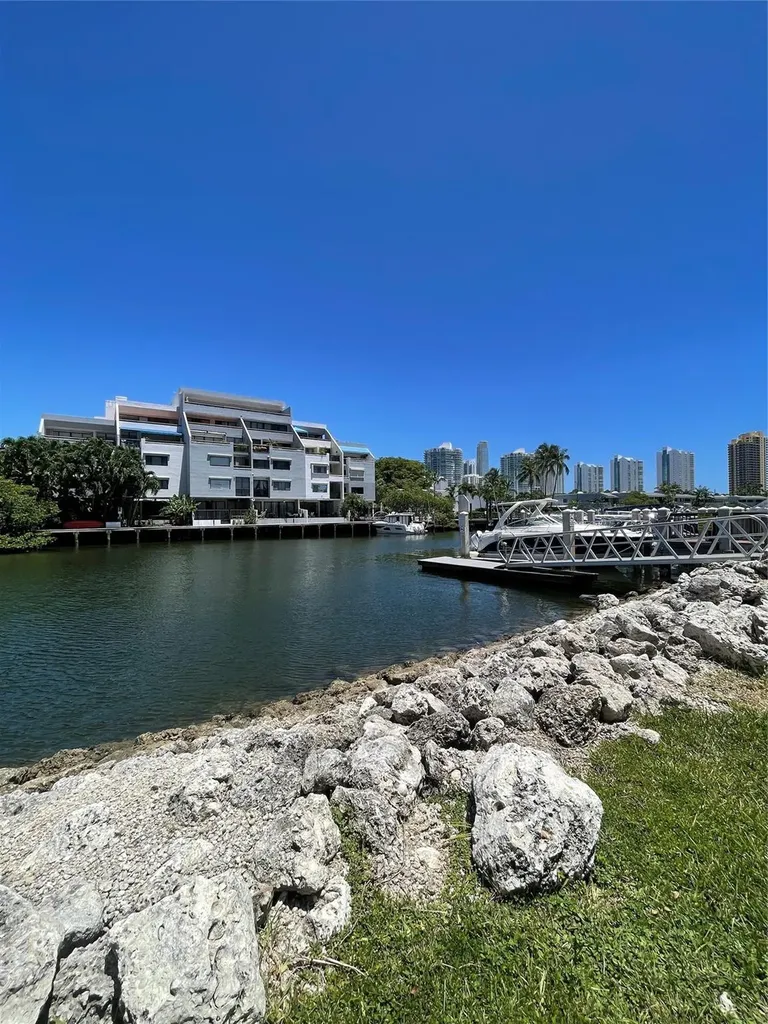 400 Kings Point Drive Sunny Isles Beach FL 33160