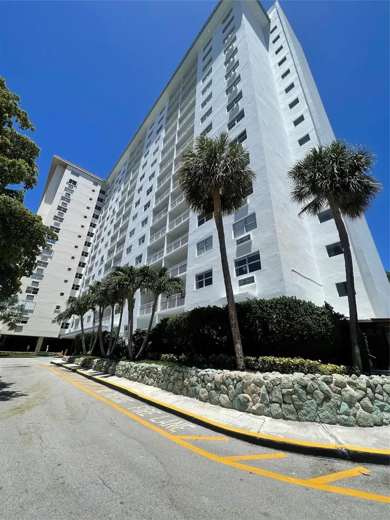 400 Kings Point Drive Sunny Isles Beach FL 33160