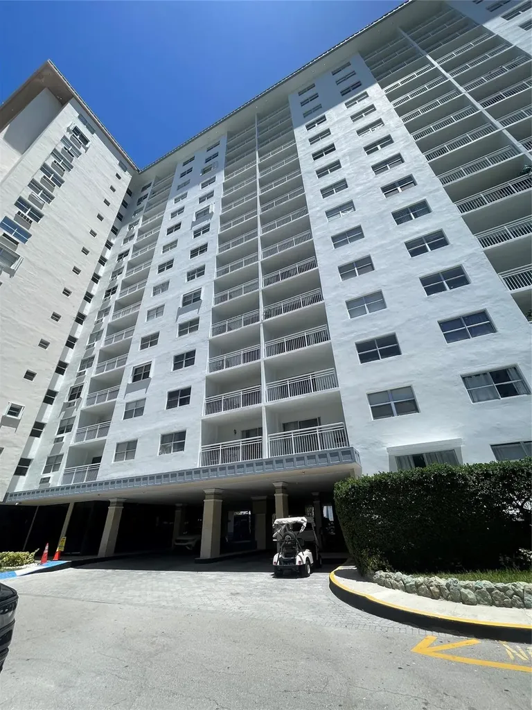 400 Kings Point Drive Sunny Isles Beach FL 33160