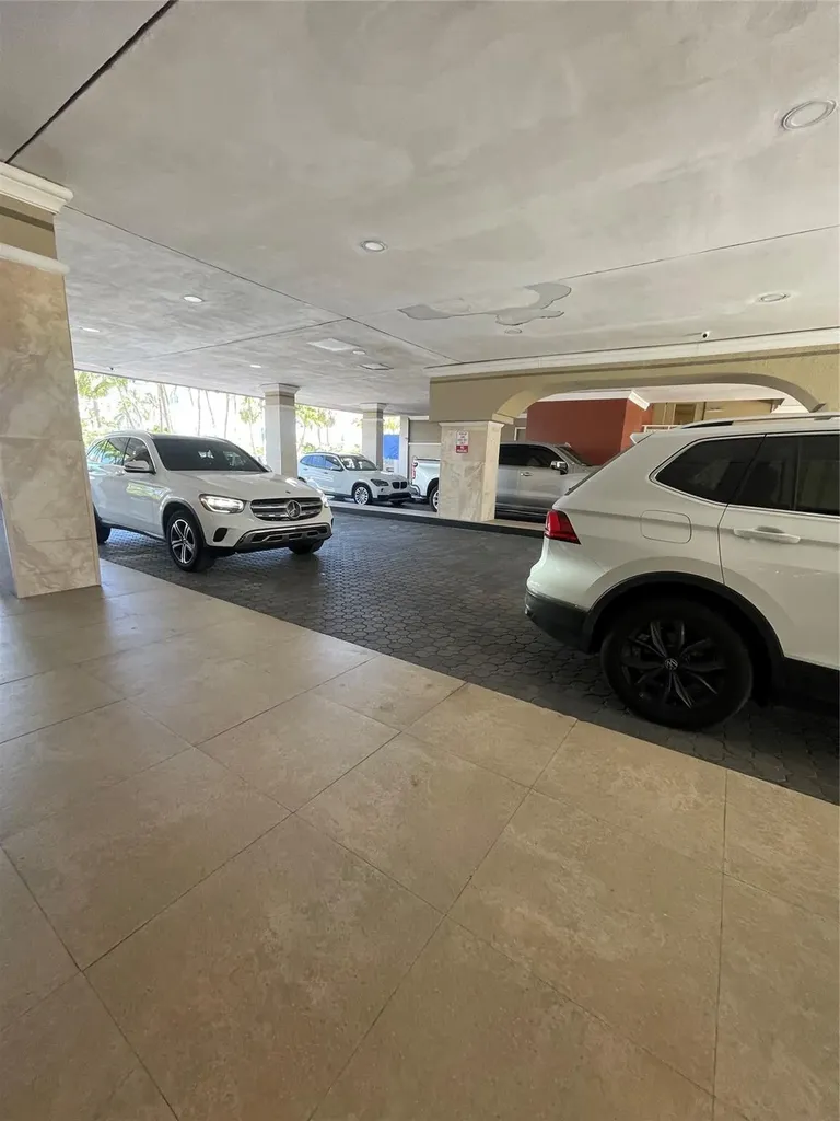 400 Kings Point Drive Sunny Isles Beach FL 33160