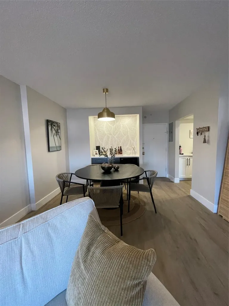 400 Kings Point Drive Sunny Isles Beach FL 33160
