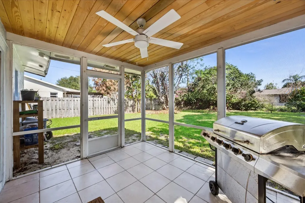 1549 SE Minorca Avenue Port St Lucie FL 34952
