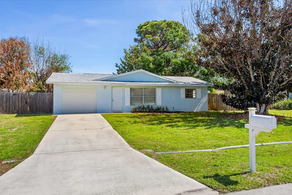 1549 SE Minorca Avenue Port St Lucie FL 34952