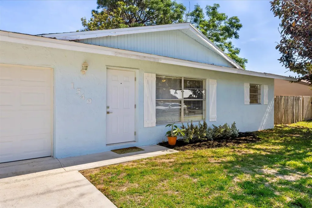 1549 SE Minorca Avenue Port St Lucie FL 34952