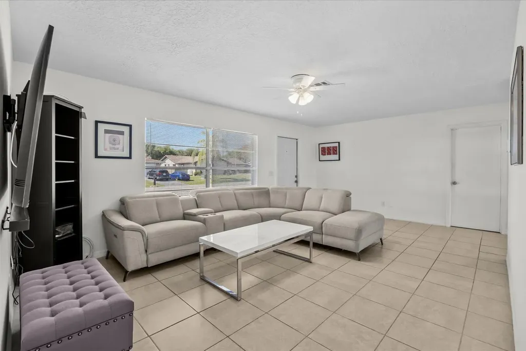 1549 SE Minorca Avenue Port St Lucie FL 34952