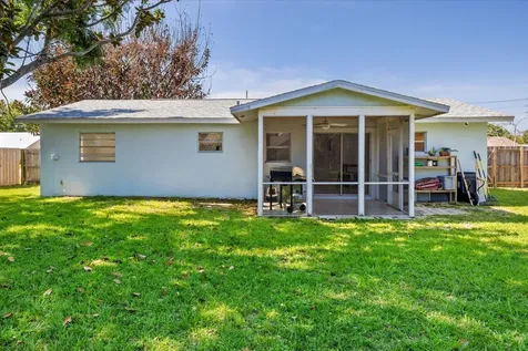 1549 SE Minorca Avenue Port St Lucie FL 34952