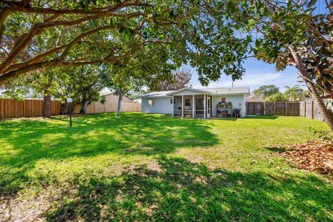 1549 SE Minorca Avenue Port St Lucie FL 34952